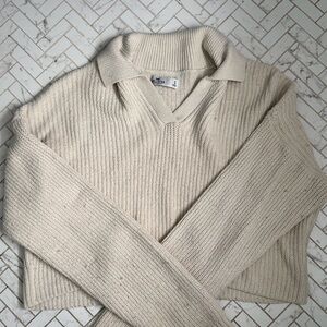 Hollister Women's Cream Sweater